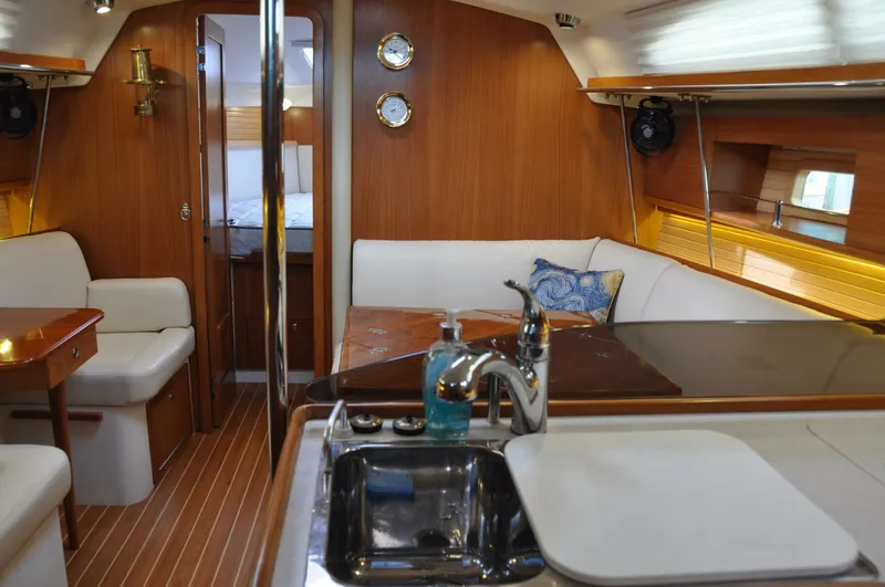 Slide: The Image of Catalina 355 2018 - 5641101