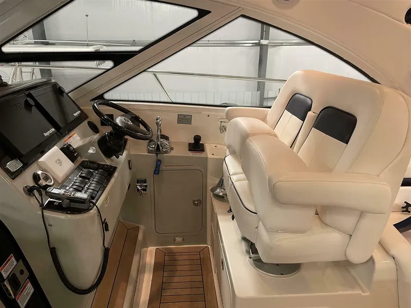 Slide: The Image of Sea Ray 43 Sundancer 2009 - 5641200