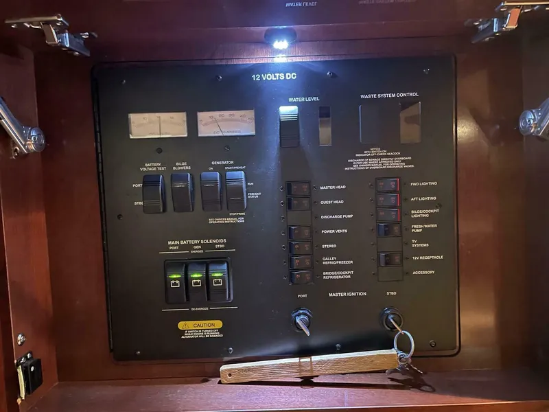 Slide: The Image of Sea Ray 43 Sundancer 2009 - 5641214