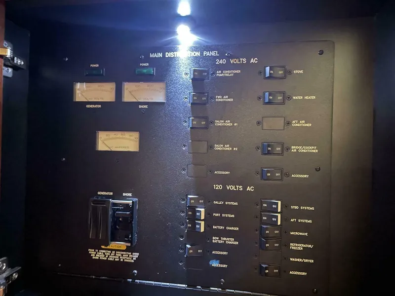 Slide: The Image of Sea Ray 43 Sundancer 2009 - 5641215