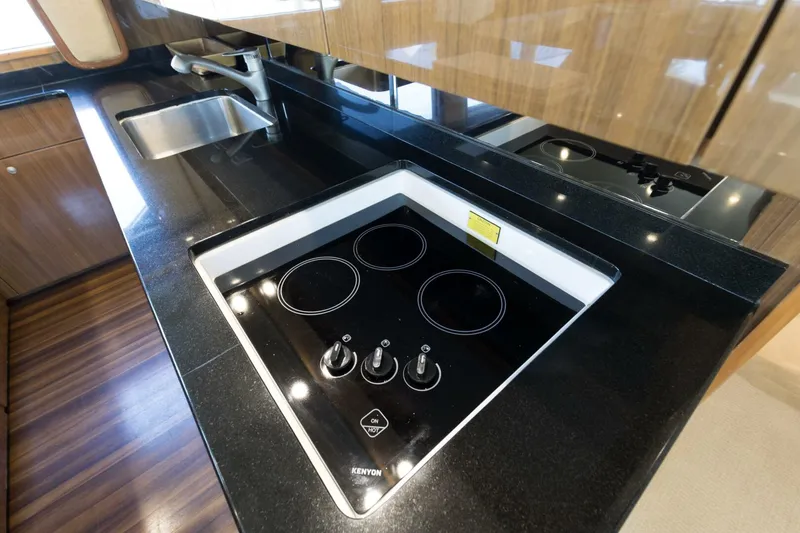 Slide: The Image of 2007 64 Viking Enclosed Bridge Reel Blues Galley (2) - 5641854