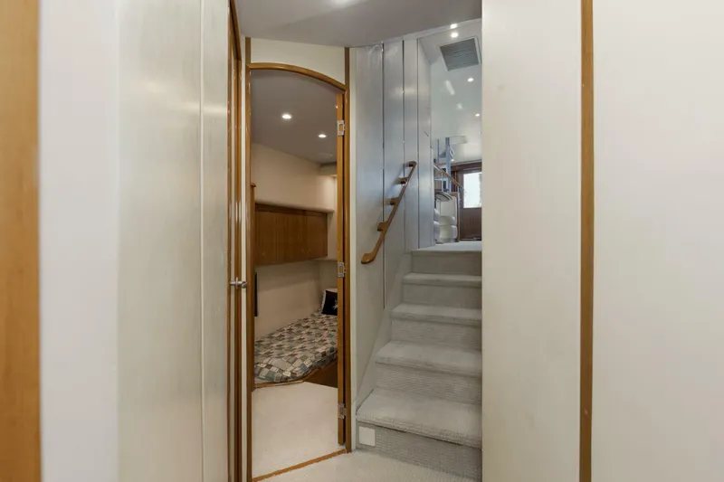 Slide: The Image of 2007 64 Viking Enclosed Bridge Reel Blues Hallway (1) - 5641859