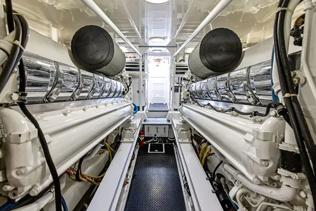 Slide: The Image of Viking 64 Enclosed Bridge 2007 - 77