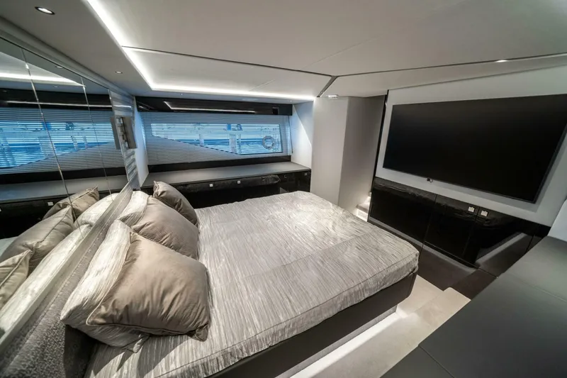 Slide: The Image of Sunseeker 55 Predator 2026 - 5642203