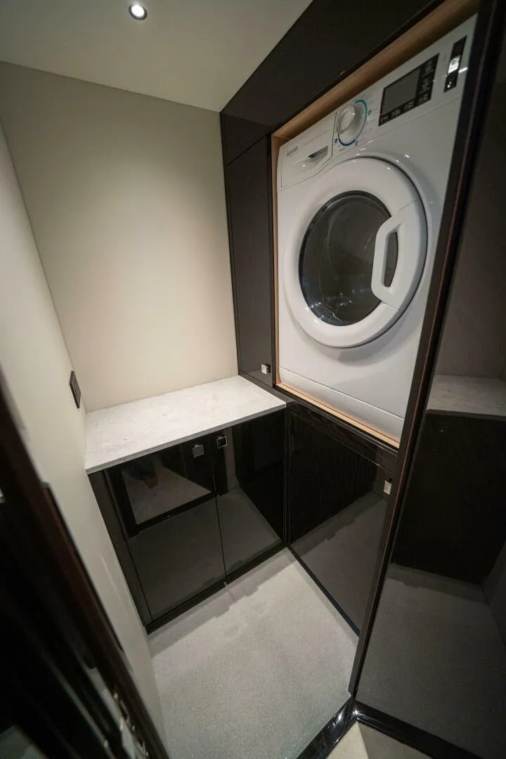 Slide: The Image of Sunseeker 55 Predator 2026 - 5642204