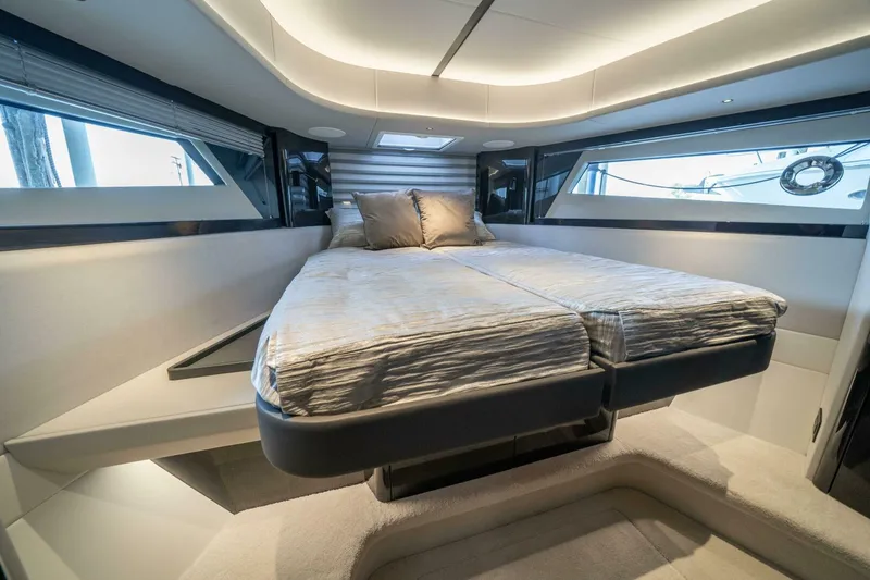 Slide: The Image of Sunseeker 55 Predator 2026 - 5642208