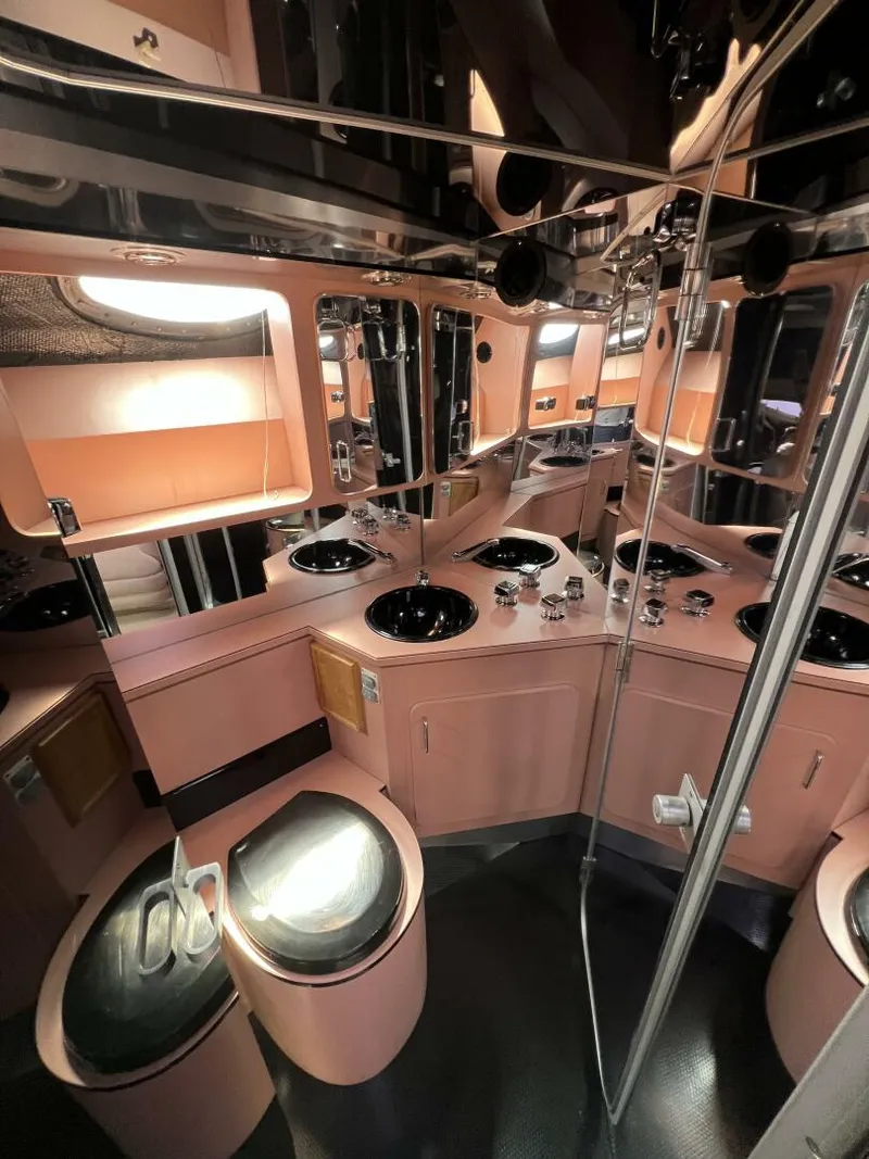 Slide: The Image of 1990 Tempest 60 Express - FANTOM - 5649288