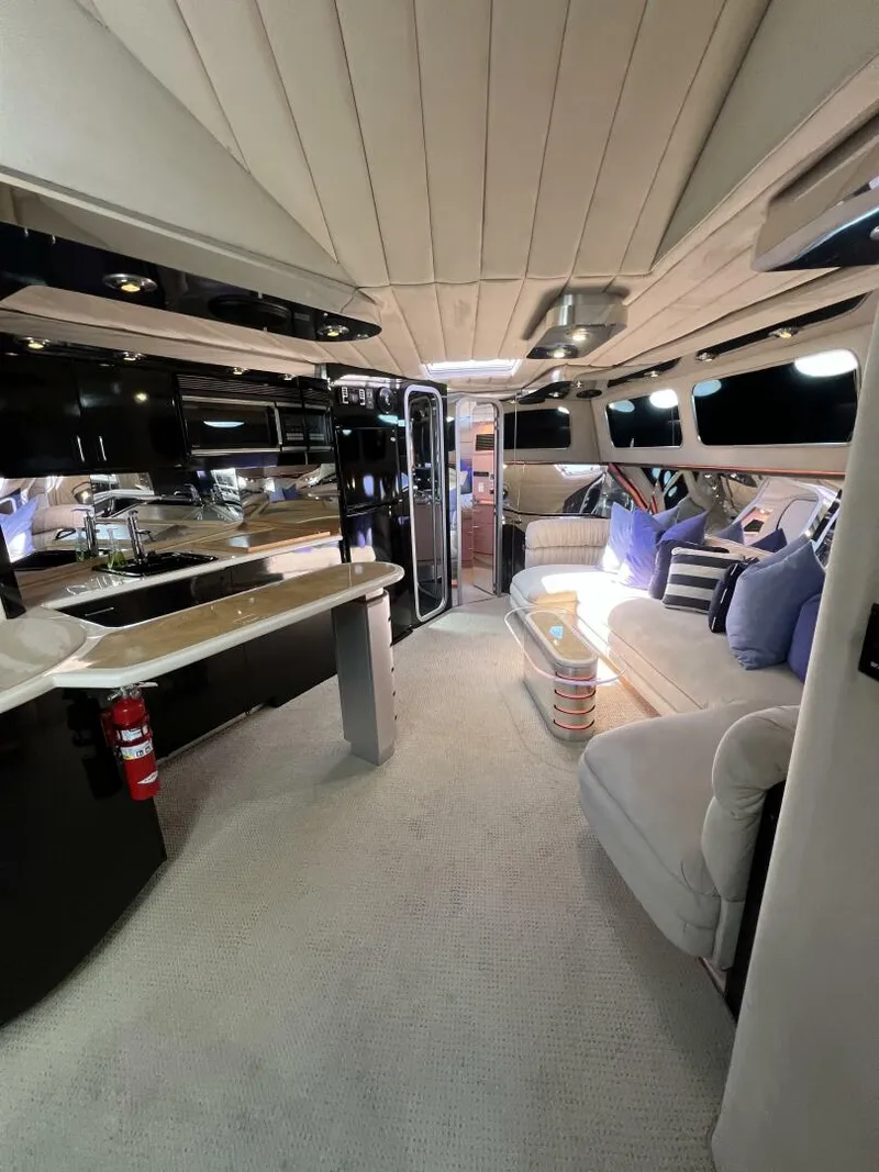 Slide: The Image of 1990 Tempest 60 Express - FANTOM - 5649291