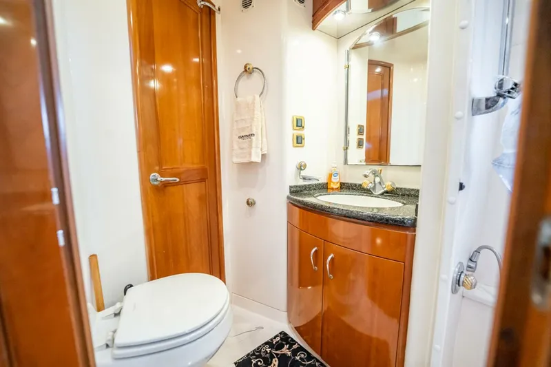 Slide: The Image of Carver 56 Voyager 2005 - 5642955