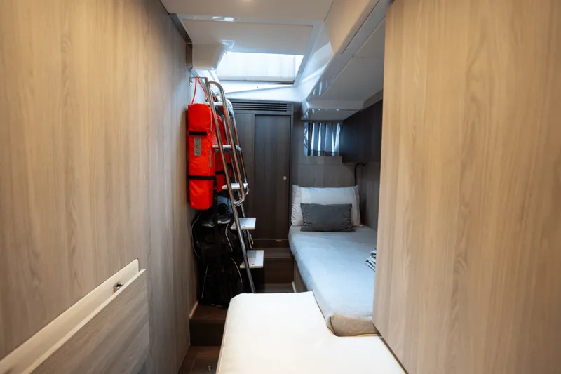Slide: The Image of Azimut S7 2019 - 5643655