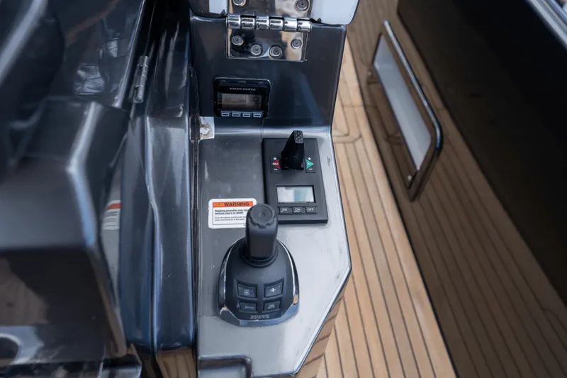 Slide: The Image of Azimut S7 2019 - 5643663