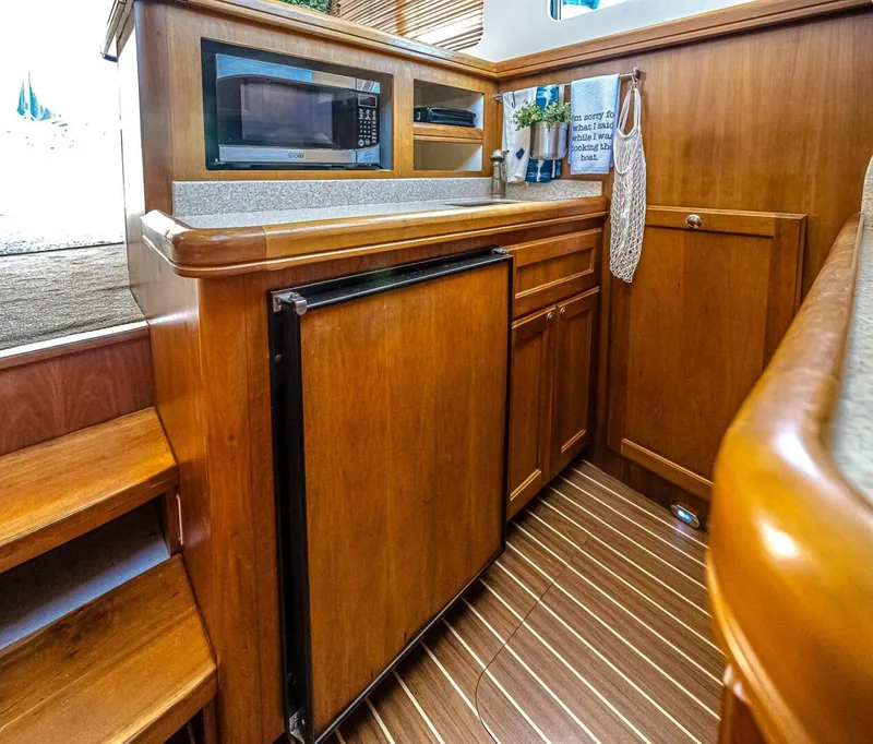 Slide: The Image of Mainship 34 Trawler 2006 - 5644022