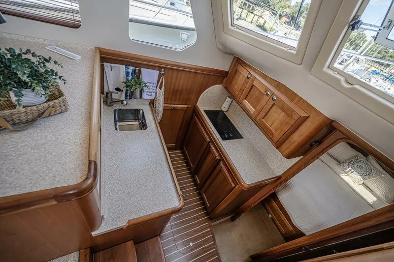 Slide: The Image of Mainship 34 Trawler 2006 - 5644023