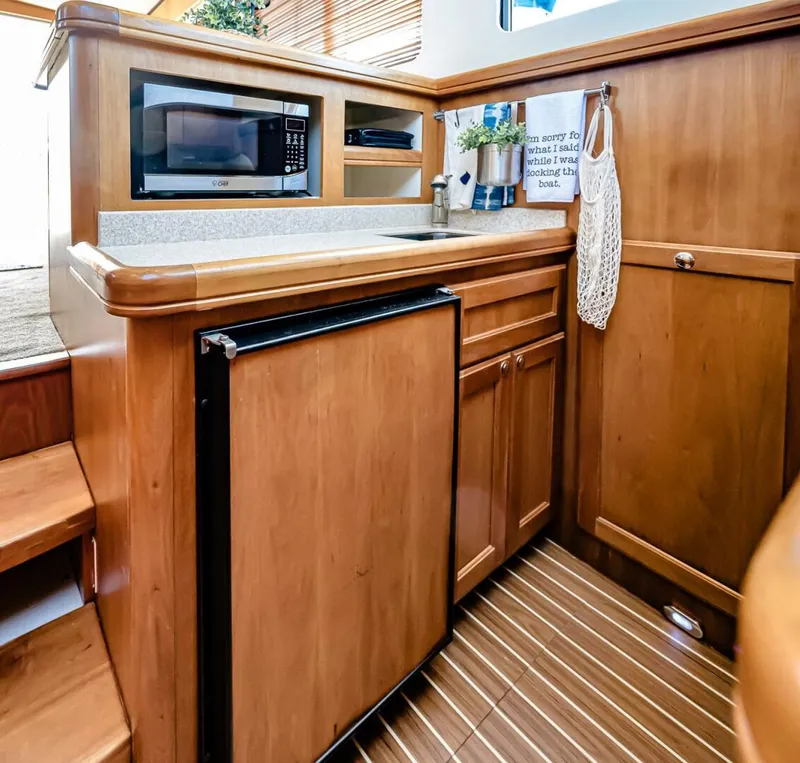 Slide: The Image of Mainship 34 Trawler 2006 - 5644025