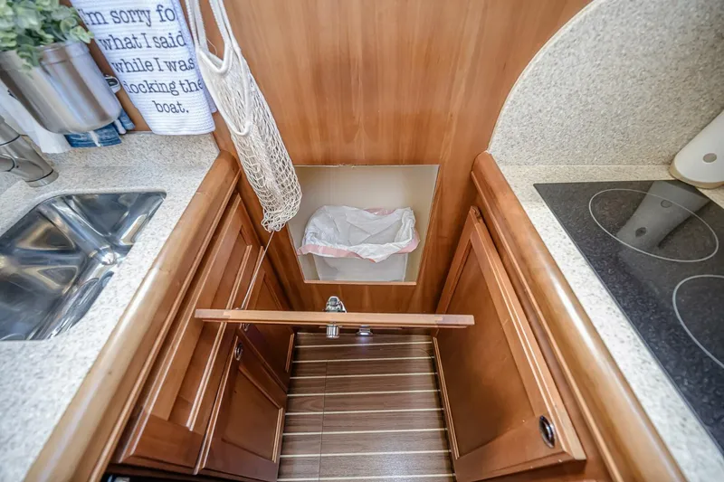 Slide: The Image of Mainship 34 Trawler 2006 - 5644028