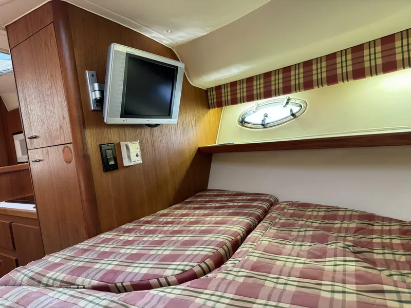 Slide: The Image of Tiara 3100 open 2001 - 5644074