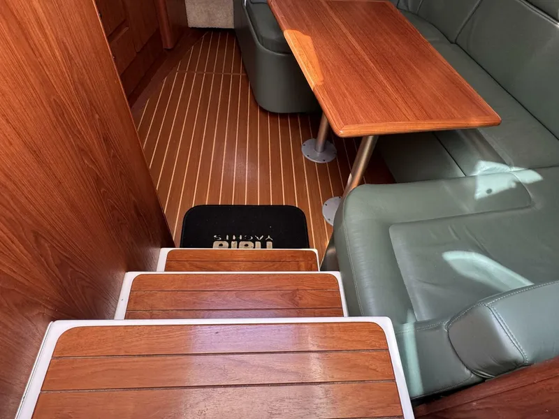 Slide: The Image of Tiara 3100 open 2001 - 5644285