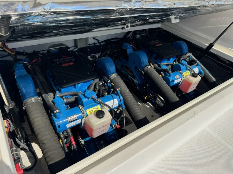 Slide: The Image of Tiara 3100 open 2001 - 5644079