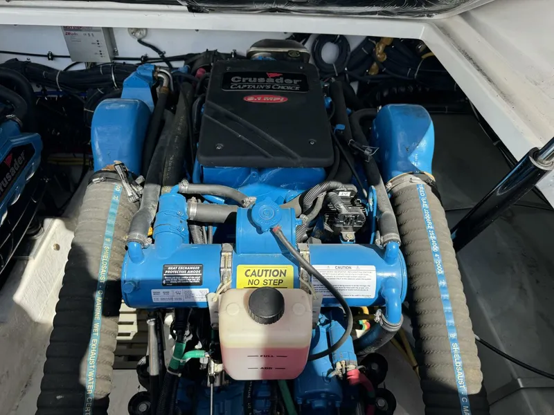 Slide: The Image of Tiara 3100 open 2001 - 5644081