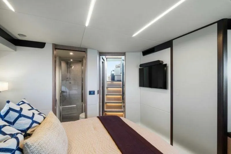 Slide: The Image of Absolute 48 Coupe 2026 - 5644553