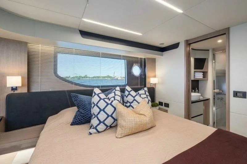 Slide: The Image of Absolute 48 Coupe 2026 - 5644554