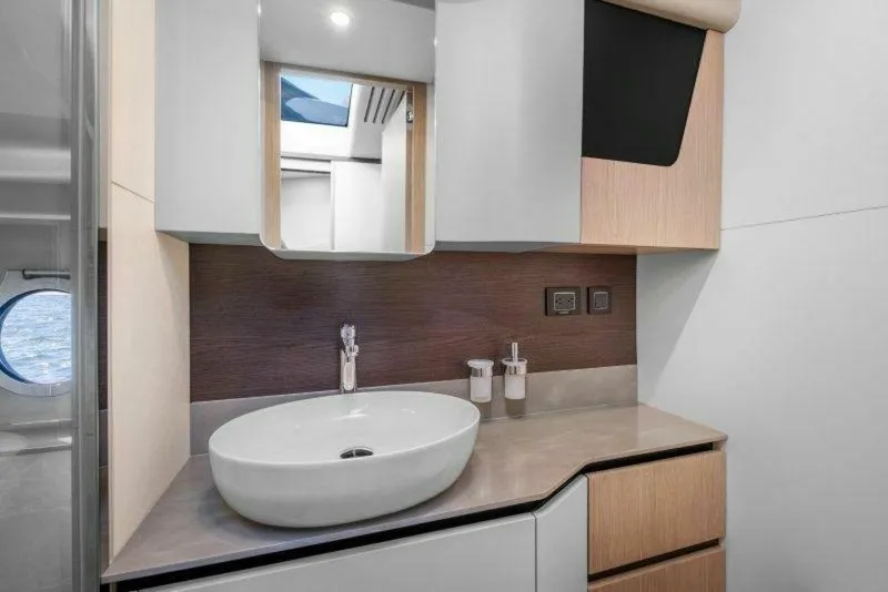 Slide: The Image of Absolute 48 Coupe 2026 - 5644559