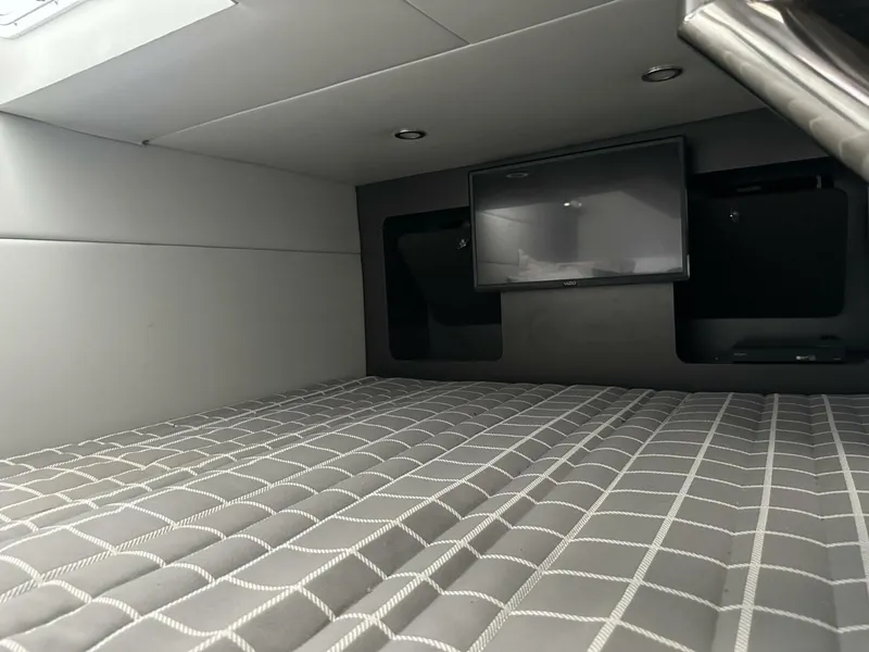 Slide: The Image of Formula 350 Crossover Bowrider OB 2021 - 5700066