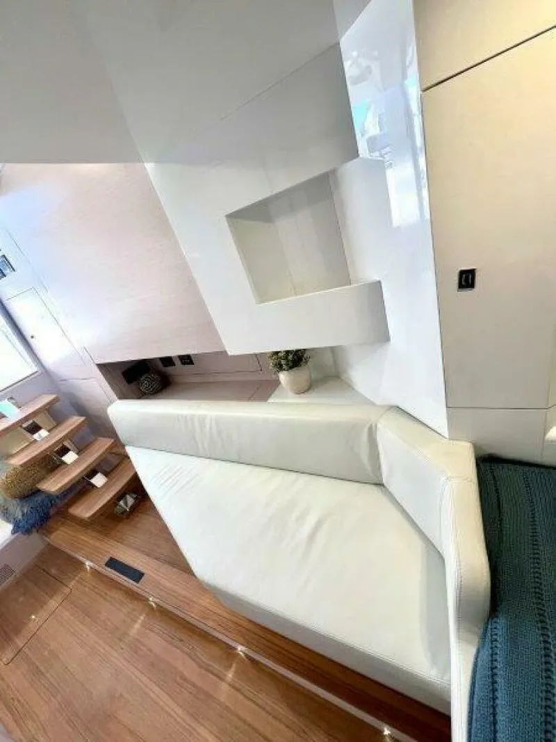 Slide: The Image of Sacs Rebel 47 2025 - 5644670