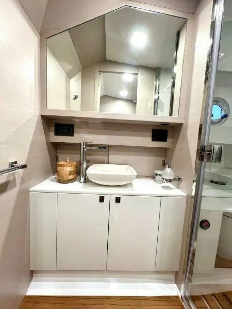 Slide: The Image of Sacs Rebel 47 2025 - 5644672