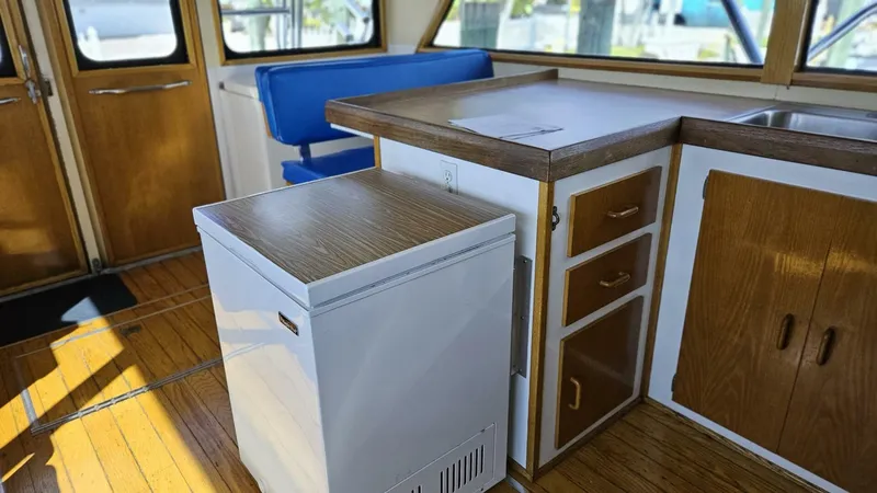 Slide: The Image of Breaux Brothers Sprotfish 1989 - 5673322