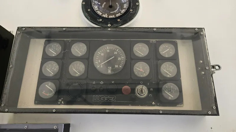 Slide: The Image of Breaux Brothers Sprotfish 1989 - 5673347