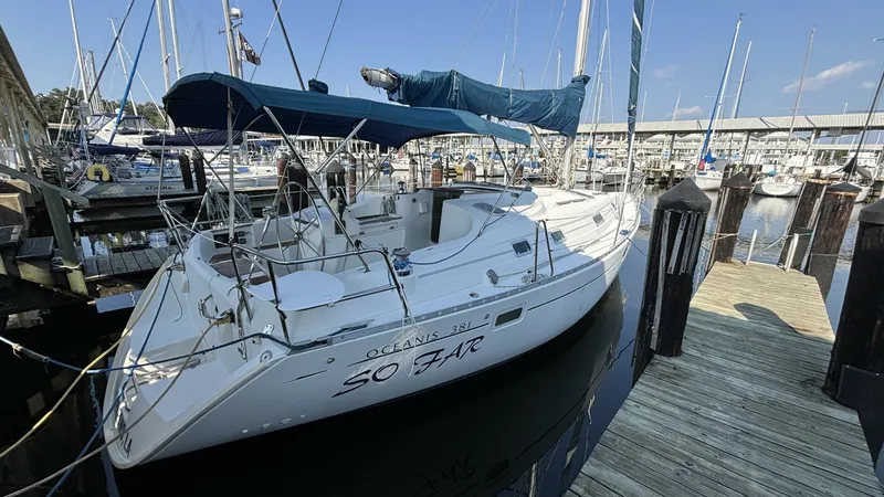 The Image of Beneteau 381  - 5645912