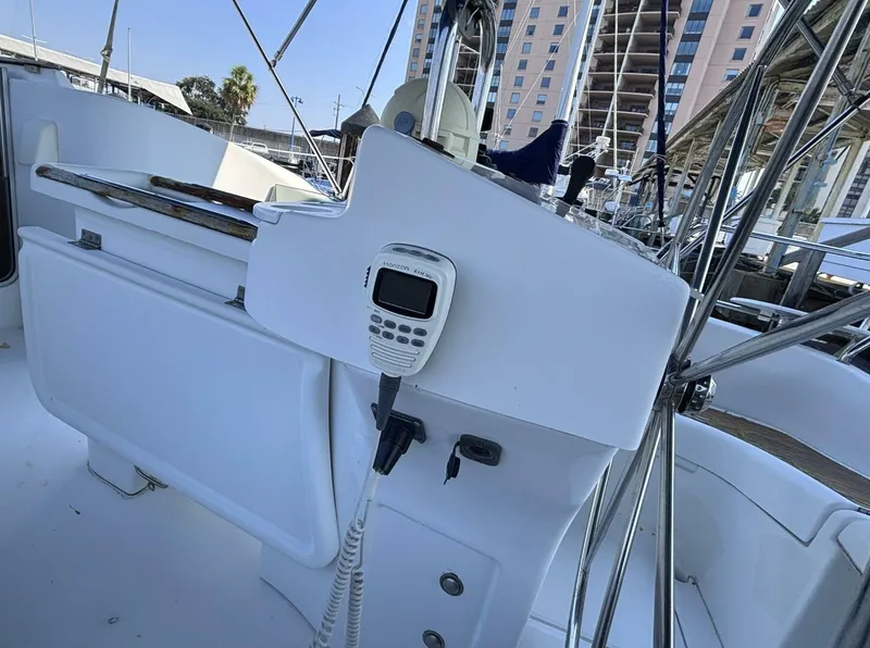 Slide: The Image of Beneteau 381 2000 - 5646070