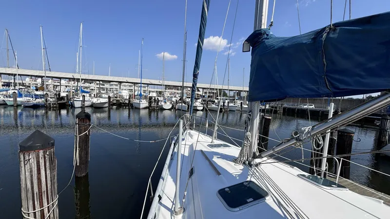 Slide: The Image of Beneteau 381 2000 - 5646089