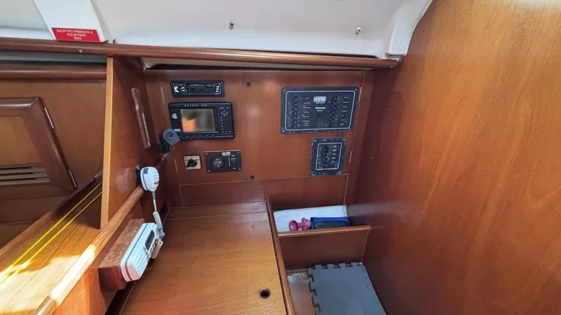 Slide: The Image of Beneteau 381 2000 - 5646135