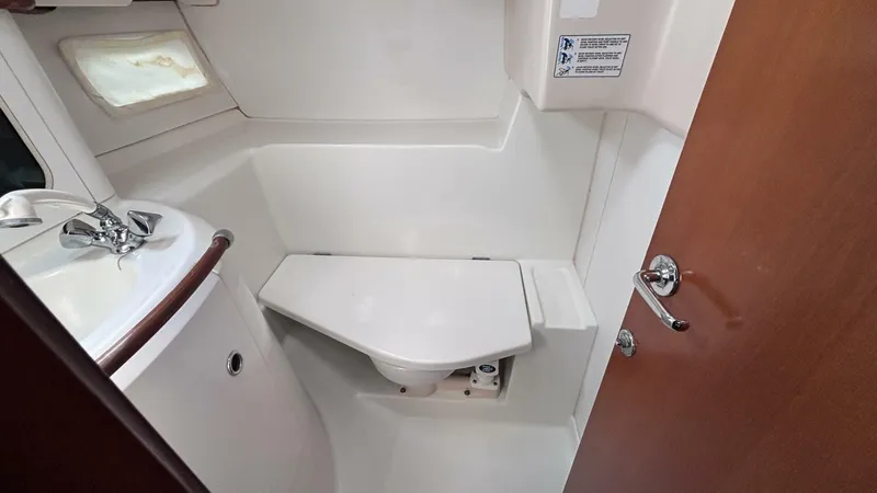 Slide: The Image of Beneteau 381 2000 - 5646136