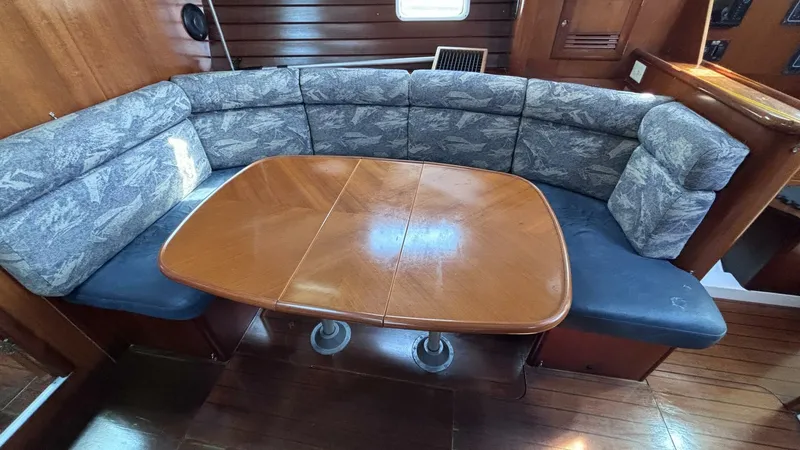 Slide: The Image of Beneteau 381 2000 - 5646139