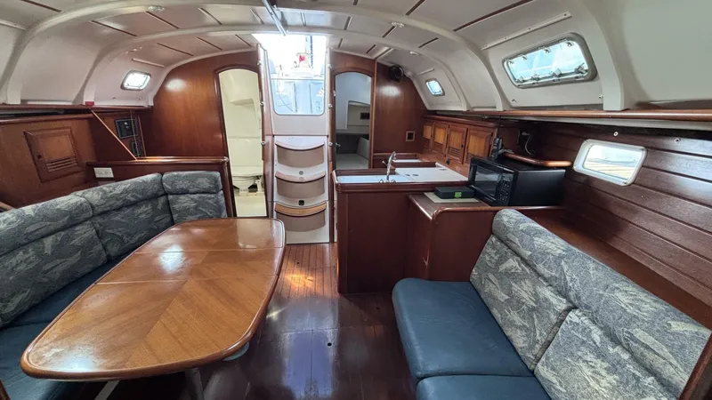 Slide: The Image of Beneteau 381 2000 - 5646140