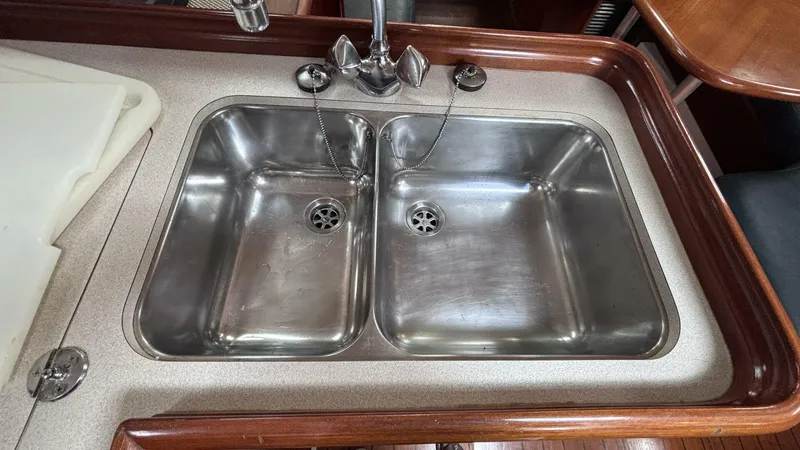 Slide: The Image of Beneteau 381 2000 - 5646143