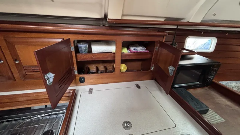 Slide: The Image of Beneteau 381 2000 - 5646145