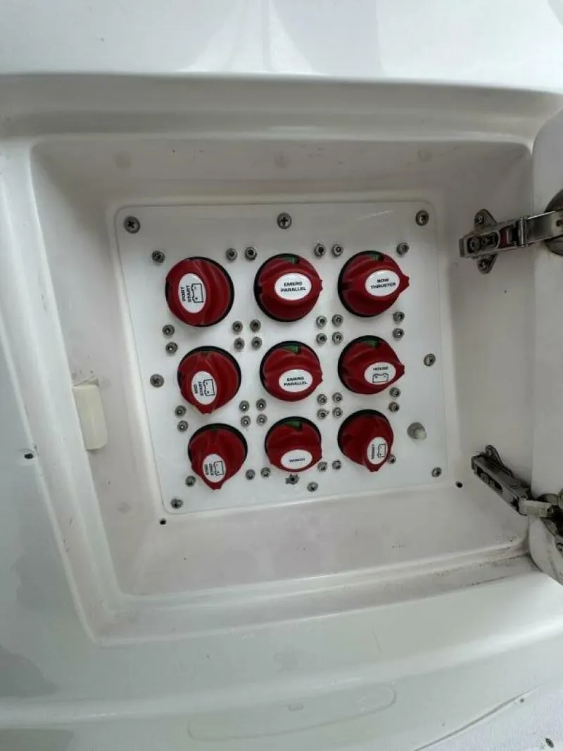 Slide: The Image of Intrepid 377 Walk-around 2005 - 5646189