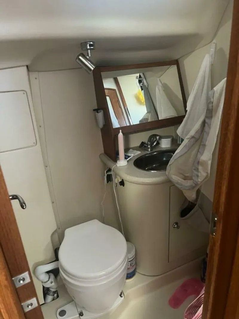 Slide: The Image of Hunter 41 Aft Cabin 2007 - 5646384