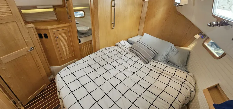 Slide: The Image of Island Packet 439 2023 - 5653591