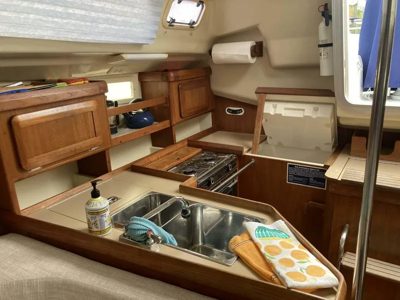 Slide: The Image of Hunter 33.5 1993 - 5672959