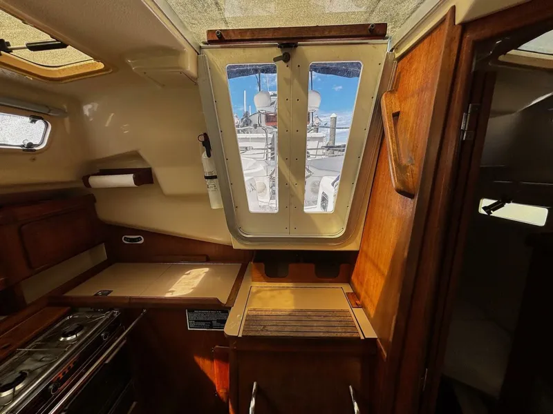 Slide: The Image of Hunter 33.5 1993 - 5647001