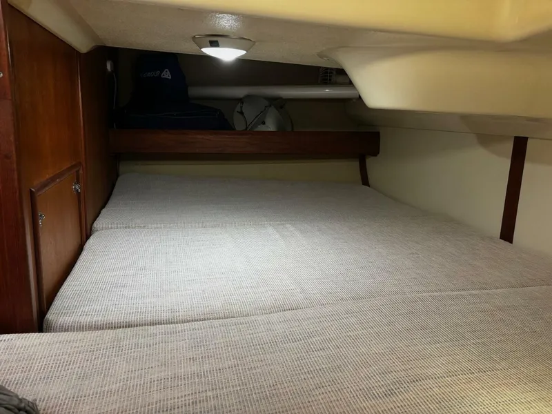 Slide: The Image of Hunter 33.5 1993 - 5647015