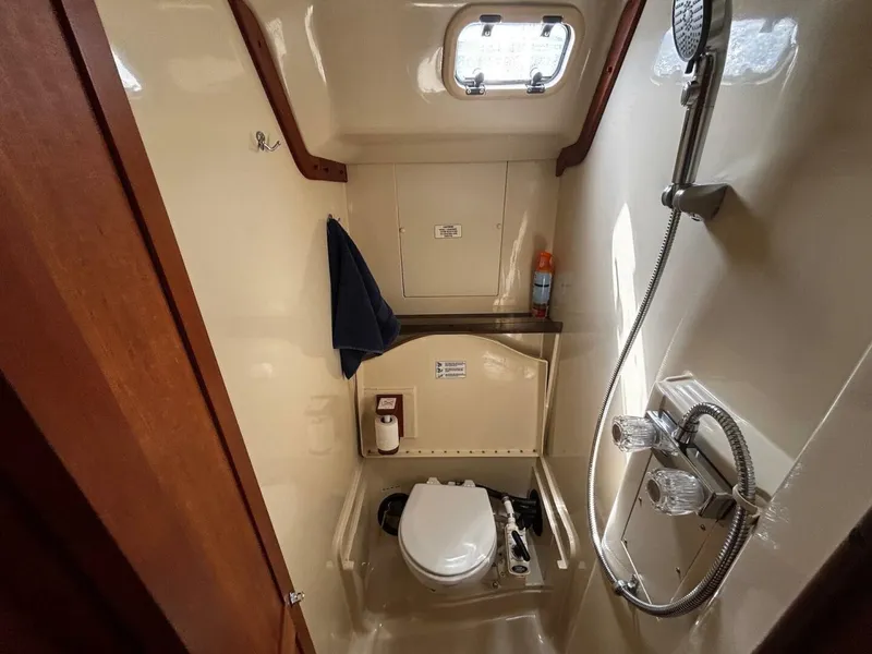 Slide: The Image of Hunter 33.5 1993 - 5647006