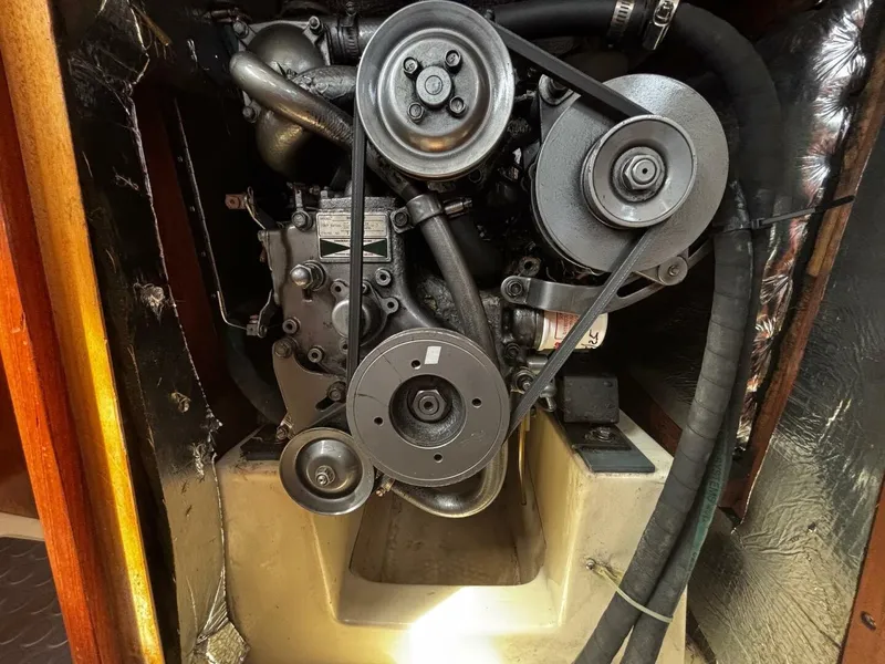 Slide: The Image of Hunter 33.5 1993 - 5647012