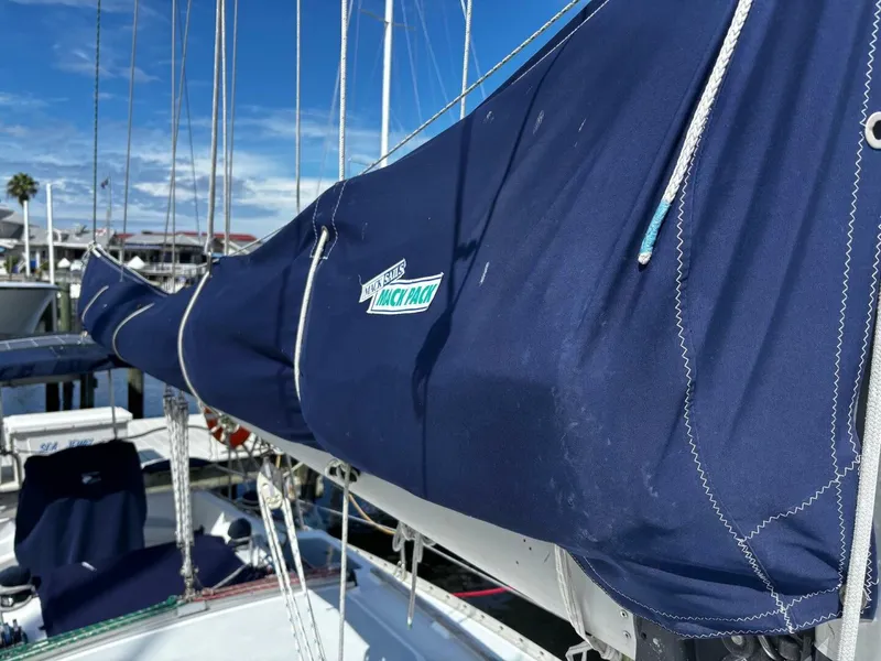 Slide: The Image of Hunter 33.5 1993 - 5646995