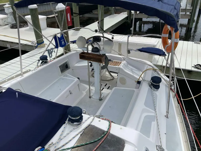 Slide: The Image of Hunter 33.5 1993 - 5672961